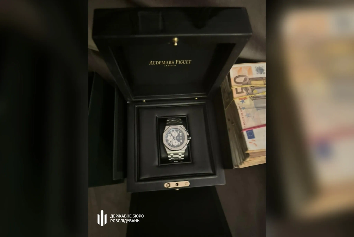 Элитные часы, найденные у депутата Рады Николая Тищенко. Фото © ГБР Украины
