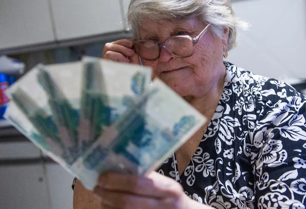 Для россиян, достигших 80 лет, вдвое увеличится фиксированная выплата к страховой пенсии. Фото © ТАСС / Кирилл Кухмарь