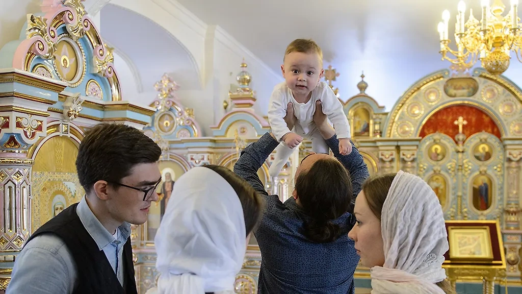 По церковным правилам у каждого должен быть лишь один крёстный. Фото © ТАСС / Донат Сорокин