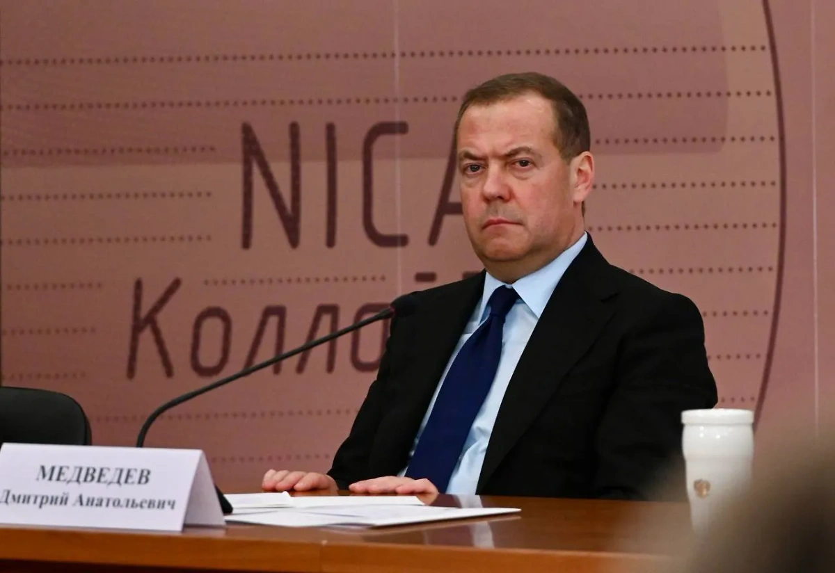 Зампредседателя Совета безопасности РФ Дмитрий Медведев. Обложка © Life.ru / Павел Баранов