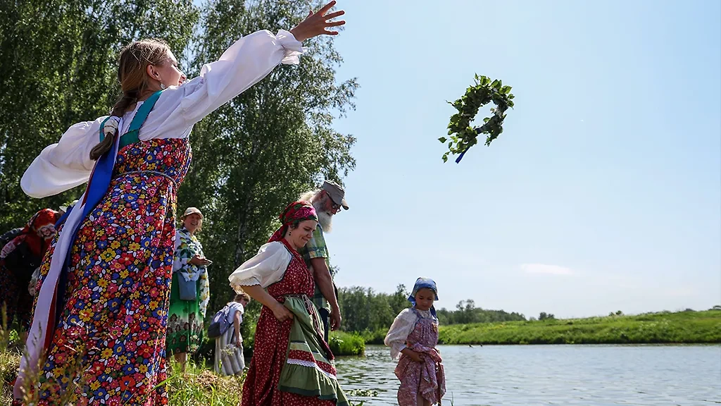 По традиции Петров пост начинается через семь дней после Троицы. Фото © ТАСС / Кирилл Кухмарь