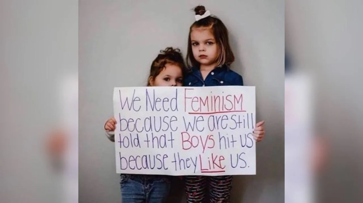 "Нам нужен феминизм, потому что нам до сих пор говорят: "Бьёт — значит, любит". Фото © Reddit / 1-800-meem