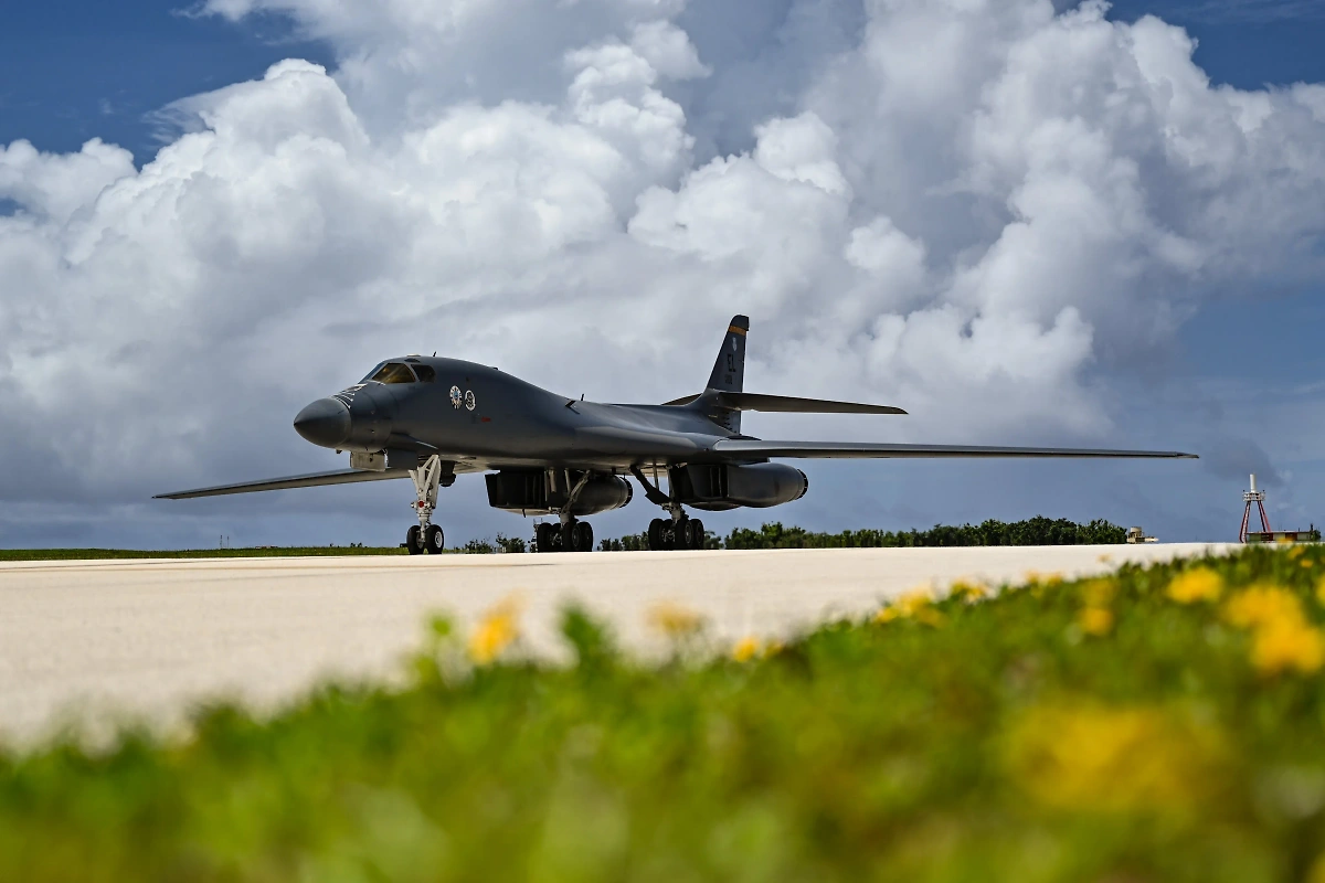 Бомбардировщик Rockwell B-1 Lancer. Обложка © X / INDOPACOM