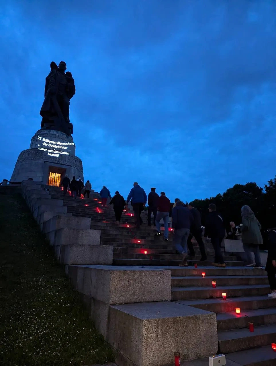 Акция "Свеча Памяти" в Германии. Фото © Telegram / Посольство России в Германии