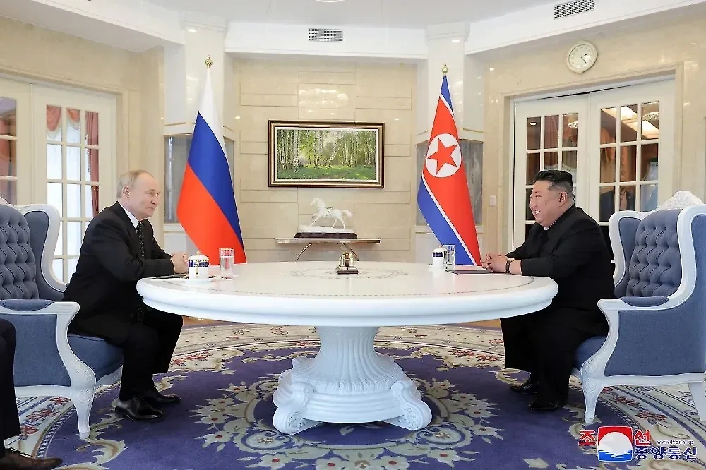 Владимир Путин и Ким Чен Ын. Фото © ЦТАК