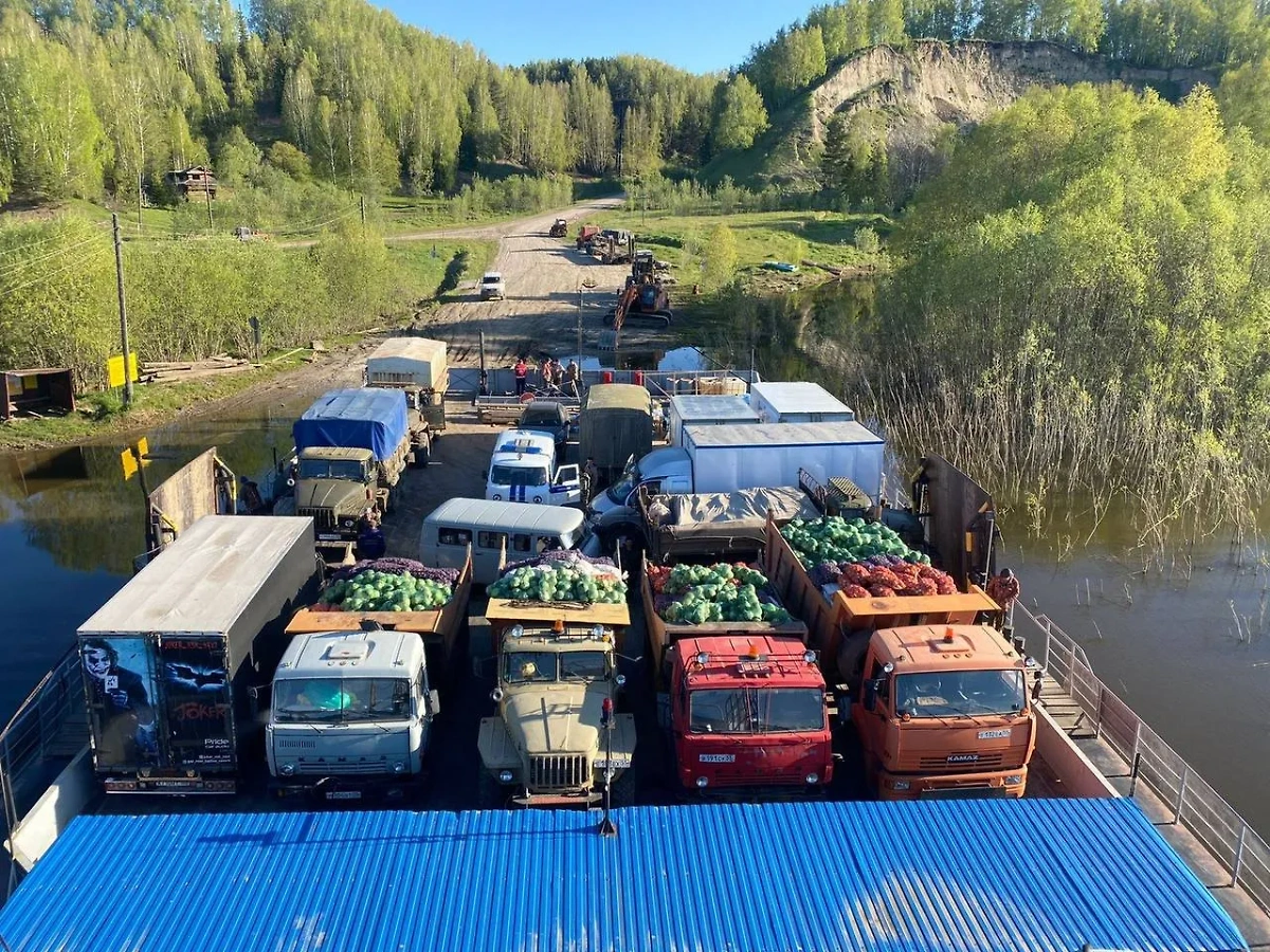 РКК направил свыше 105 тонн продуктов пострадавшим от паводков в Омской области. Фото © Telegram / РКК