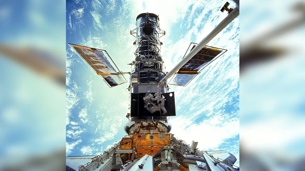 Ремонт телескопа Hubble в декабре 1999 года во время миссии Space Shuttle STS-103. Фото © Wikimedia