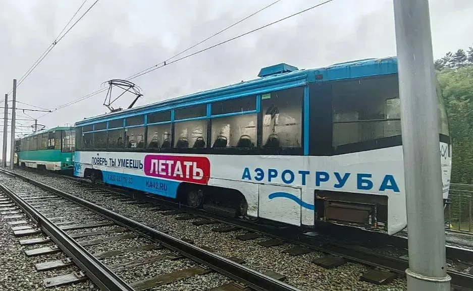 Один из госпитализированных после столкновения трамваев в Кемерове ...