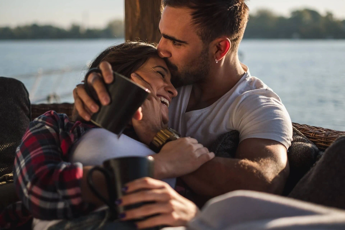 Защита и преданность: что говорят о намерениях мужчины его поцелуи. Фото © Shutterstock / FOTODOM / Sjale