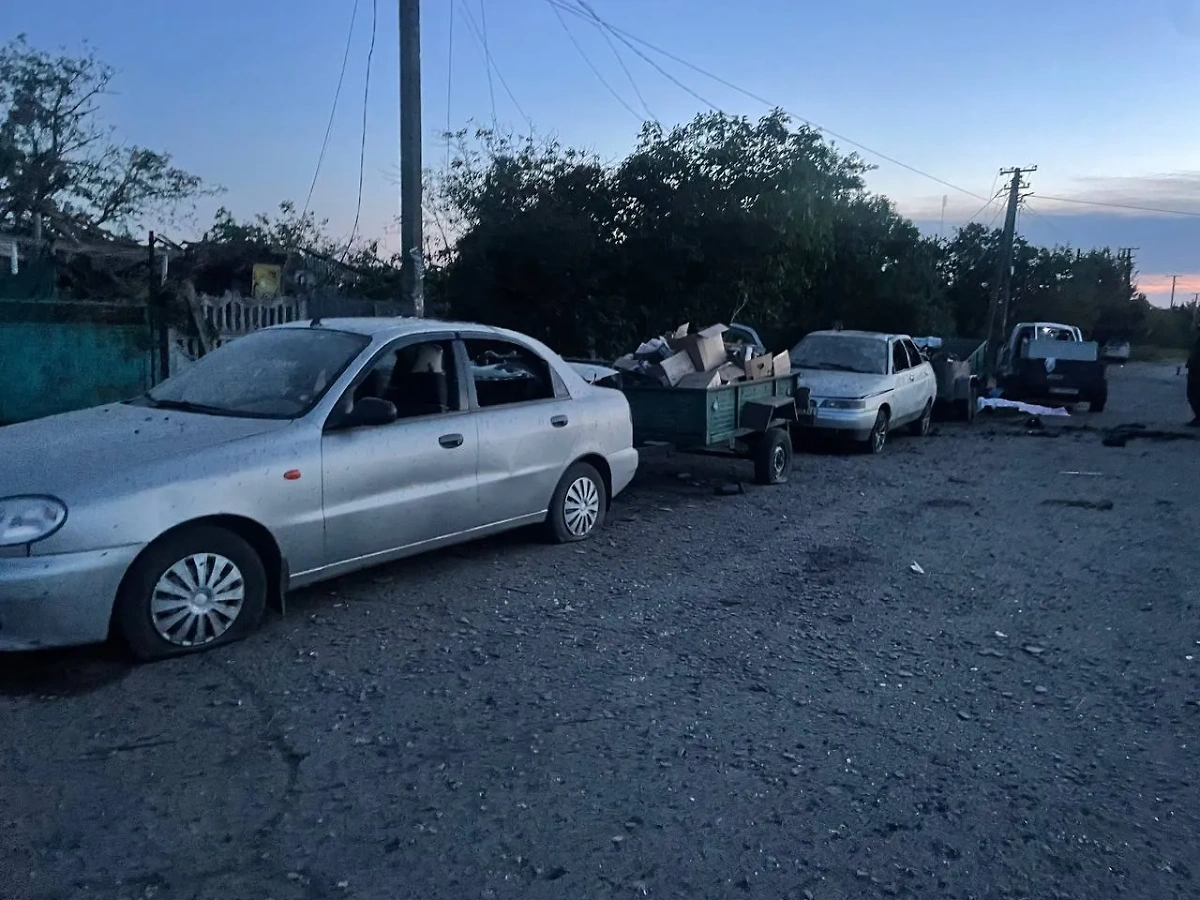 Последствия удара ВСУ по Садовому Херсонской области, в результате которого погибло более 20 человек. Обложка © Telegram / Сальдо