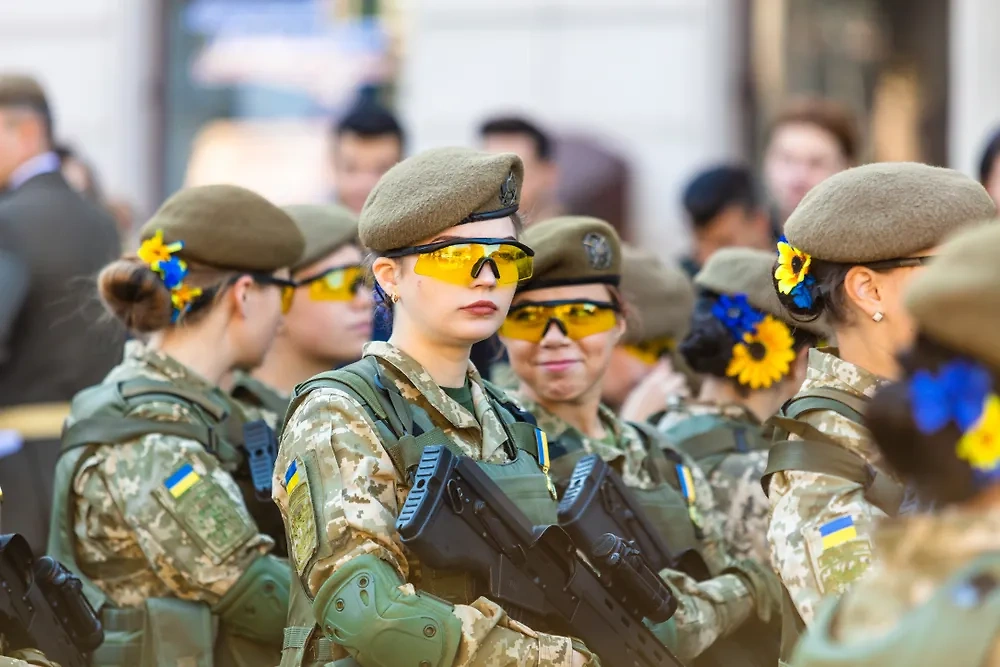 В рядах ВСУ служат более 67 тысяч женщин. Обложка © Shutterstock / FOTODOM / Ruslan Lytvyn