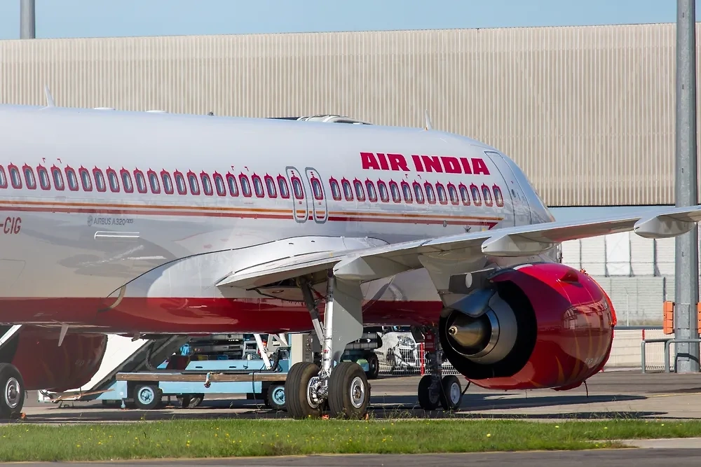 Самолёт авиакомпании Air India. Обложка © Shutterstock / FOTODOM / Skycolors