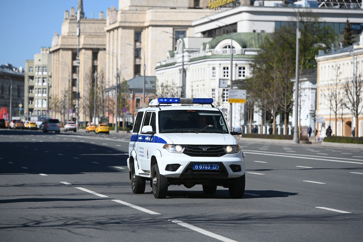 Автомобиль полиции в Москве. Обложка © Life.ru