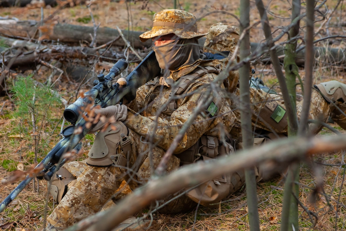 Боец ВСУ. Обложка © Shutterstock / FOTODOM / kibri_ho