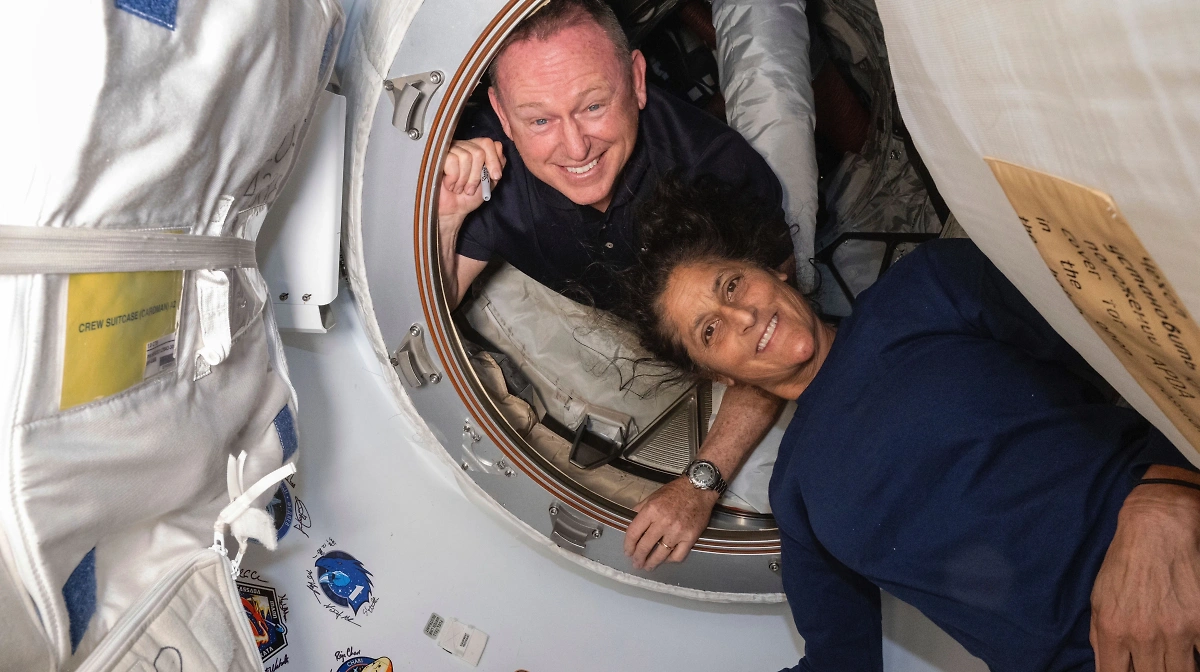 Задержавшийся на МКС экипаж Boeing Starliner: астронавты Барри Уилмор и Сунита Уильямс. Фото © ТАСС / AP
