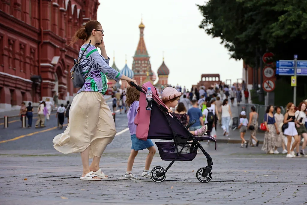 Всё про материнский капитал в 2024 году и новое предложение Владимира Путина для семей с детьми. ТАСС / Олег Елков