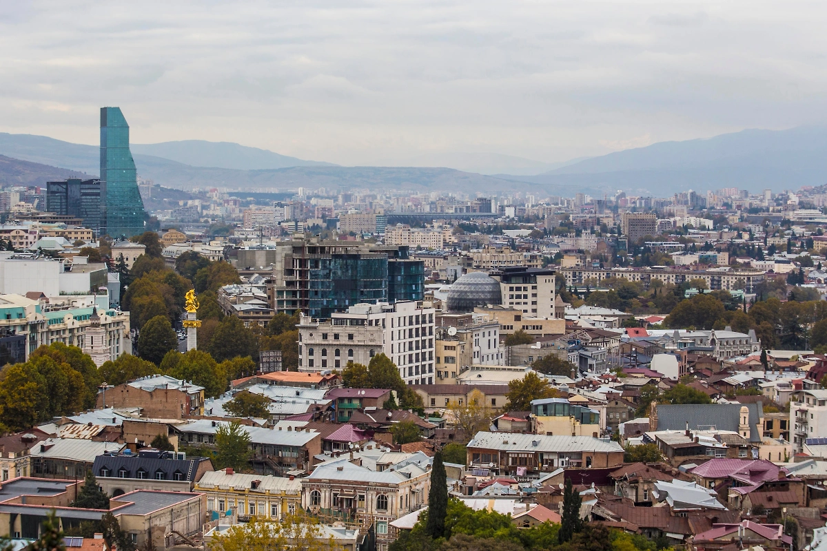 Вид на Тбилиси. Обложка © Shutterstock / FOTODOM / Sun_Shine