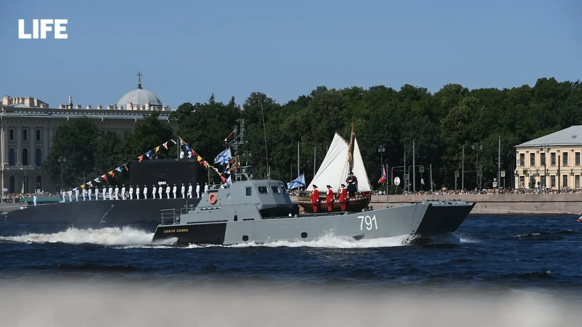 Парад в честь Дня ВМФ в Санкт-Петербурге. Фото © Life.ru / Павел Баранов