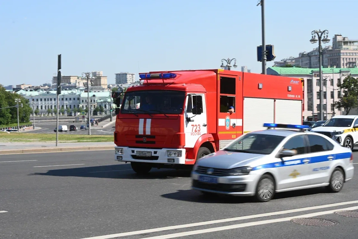 Пожарная машина в Москве. Обложка © Life.ru