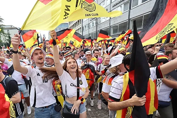 Самые сексуальные девушки Германии придут на матч 5 июля. Фото © Gettyimages / Christof Koepsel - UEFA