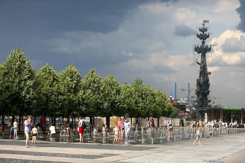 Собянин предупредил жителей Москвы о рекордной жаре 4 июля и грозе 5 июля. Фото © АГН "Москва" / Сергей Ведяшкин