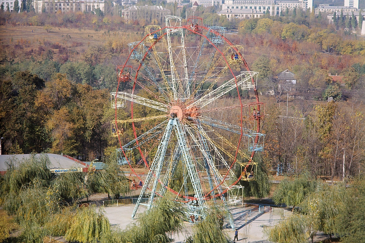 Советские аттракционы, проверяющие на смелость. Фото © ТАСС / Фотохроника ТАСС / В. Чайковский