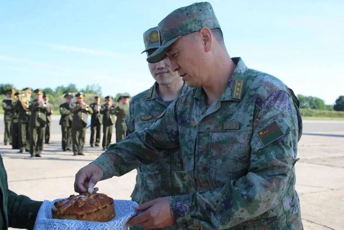 Кадры прибытия китайских военных в Белоруссию. Фото © Telegram / Министерство обороны Республики Беларусь