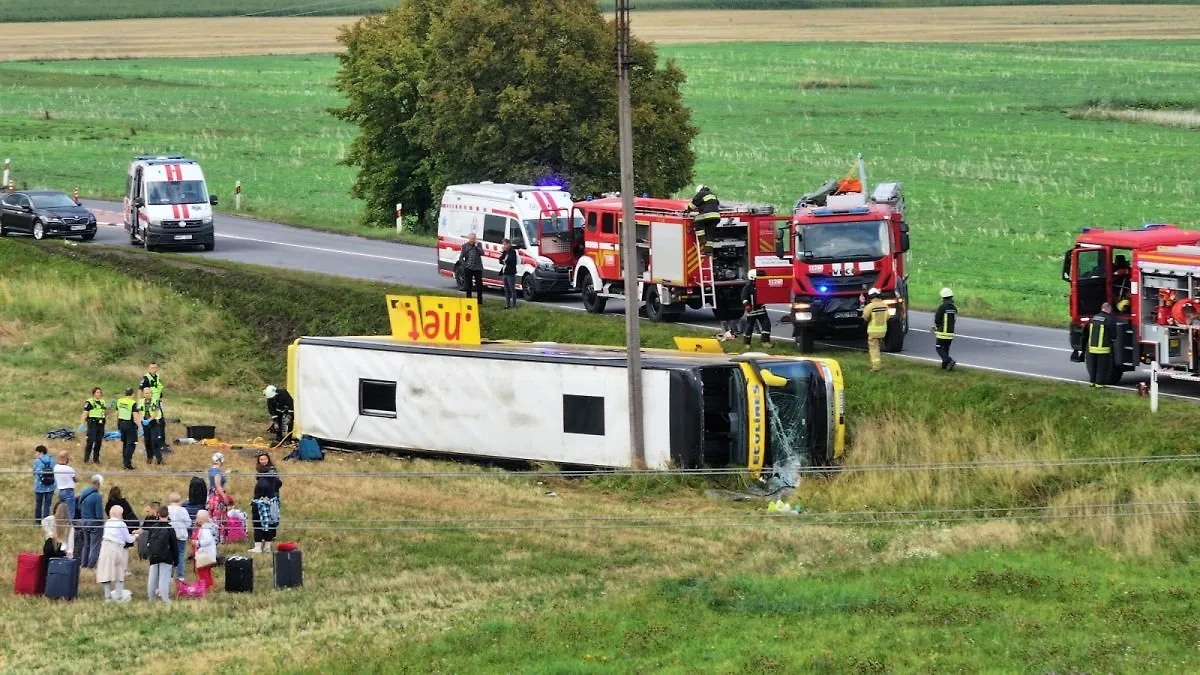 Последствия ДТП с автобусом в Латвии. Обложка © jurbarkosviesa.lt