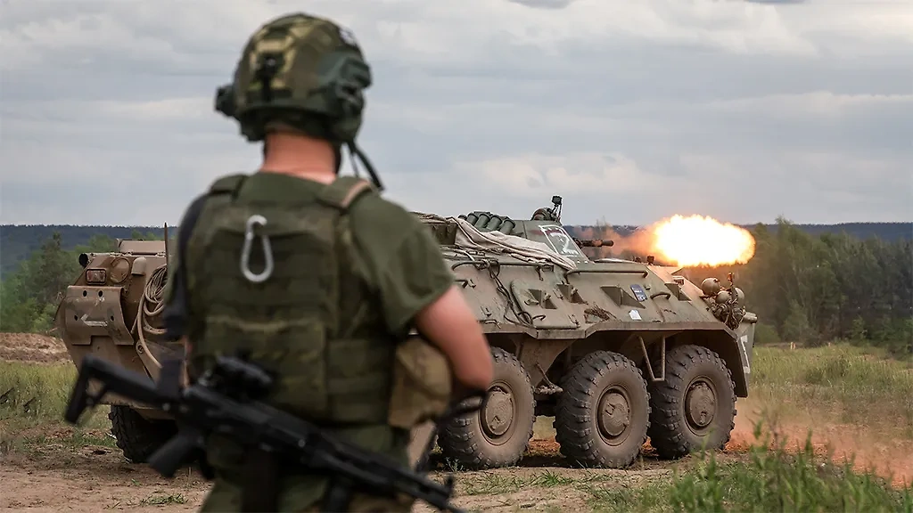 Военнослужащий разведчик в зоне проведения СВО. Обложка © ТАСС / Станислав Красильников