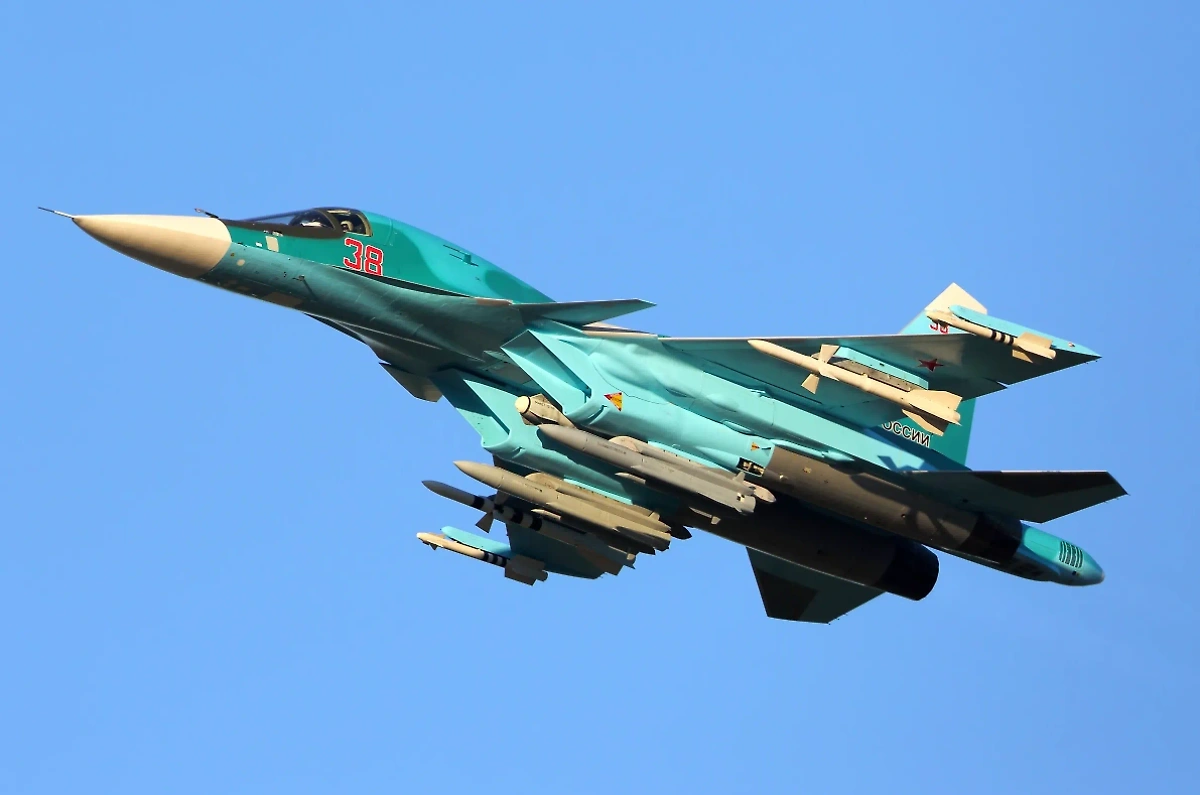 Российский бомбардировщик Су-34. Обложка © Shutterstock / FOTODOM / Fasttailwind