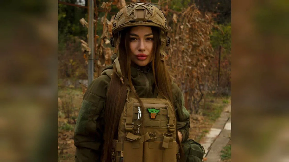 Марина Безверха не упускает возможности сфотографироваться в военной форме. Фото © Instagram (признан экстремистской организацией и запрещён на территории Российской Федерации) / bzvkh