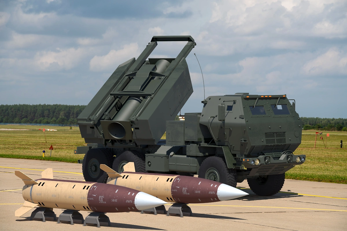 Установка HIMARS с ракетами ATACMS. Обложка © Shutterstock / FOTODOM / Mike Mareen