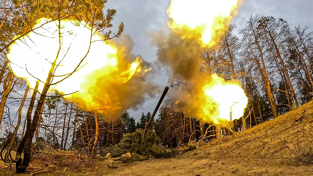 Боевая работа артиллерийского подразделения в зоне СВО. Фото © ТАСС / Алексей Коновалов