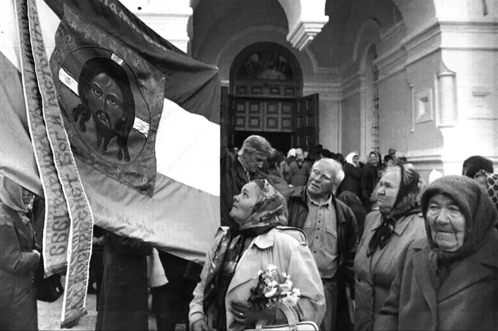 Какие традиции сохранились в СССР, несмотря на атеизм