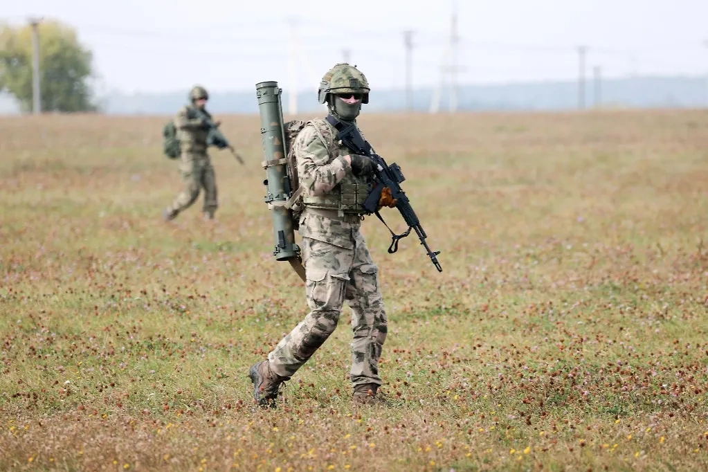 Добровольцы на СВО: Почему мужчины сами решают поехать воевать. Фото © ТАСС / Алексей Белкин