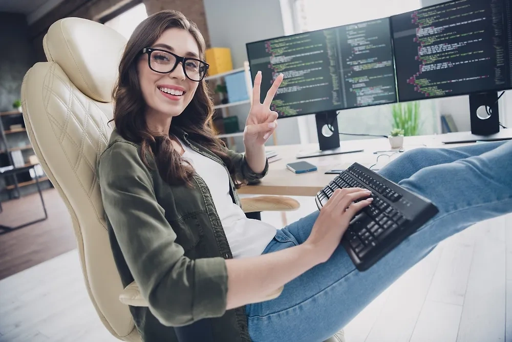 «Киберпонедельник» (Cyber Monday) — это маркетинговое название понедельника, который наступает после «чёрной пятницы». Фото © Shutterstock / FOTODOM / Roman Samborskyi