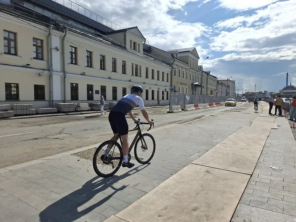 В Москве продолжается осень с аномально жаркой погодой. Обложка © АГН «Москва» / Мобильный репортёр