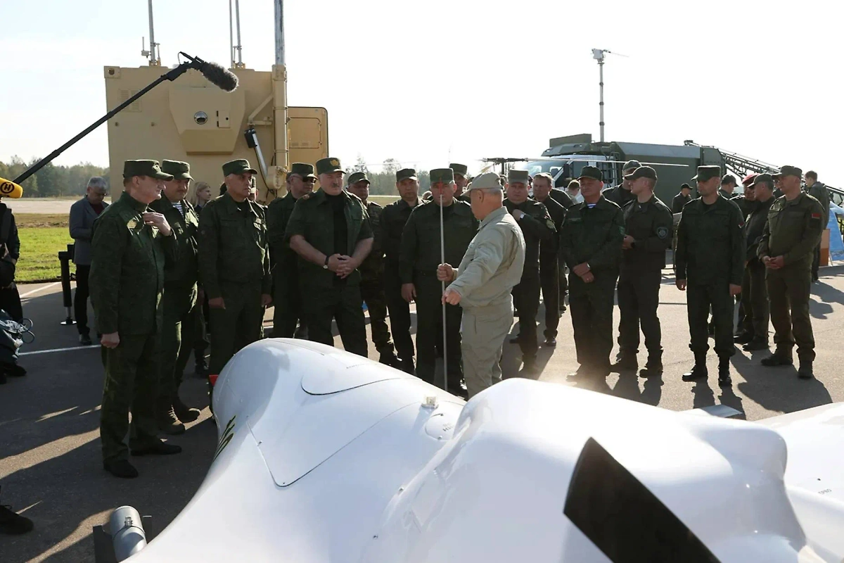 Лукашенко на военном полигоне под Брестом. Фото © Сайт президента Белоруссии