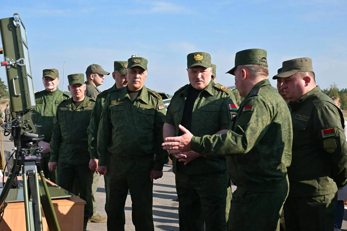 Лукашенко на военном полигоне под Брестом. Фото © Сайт президента Белоруссии