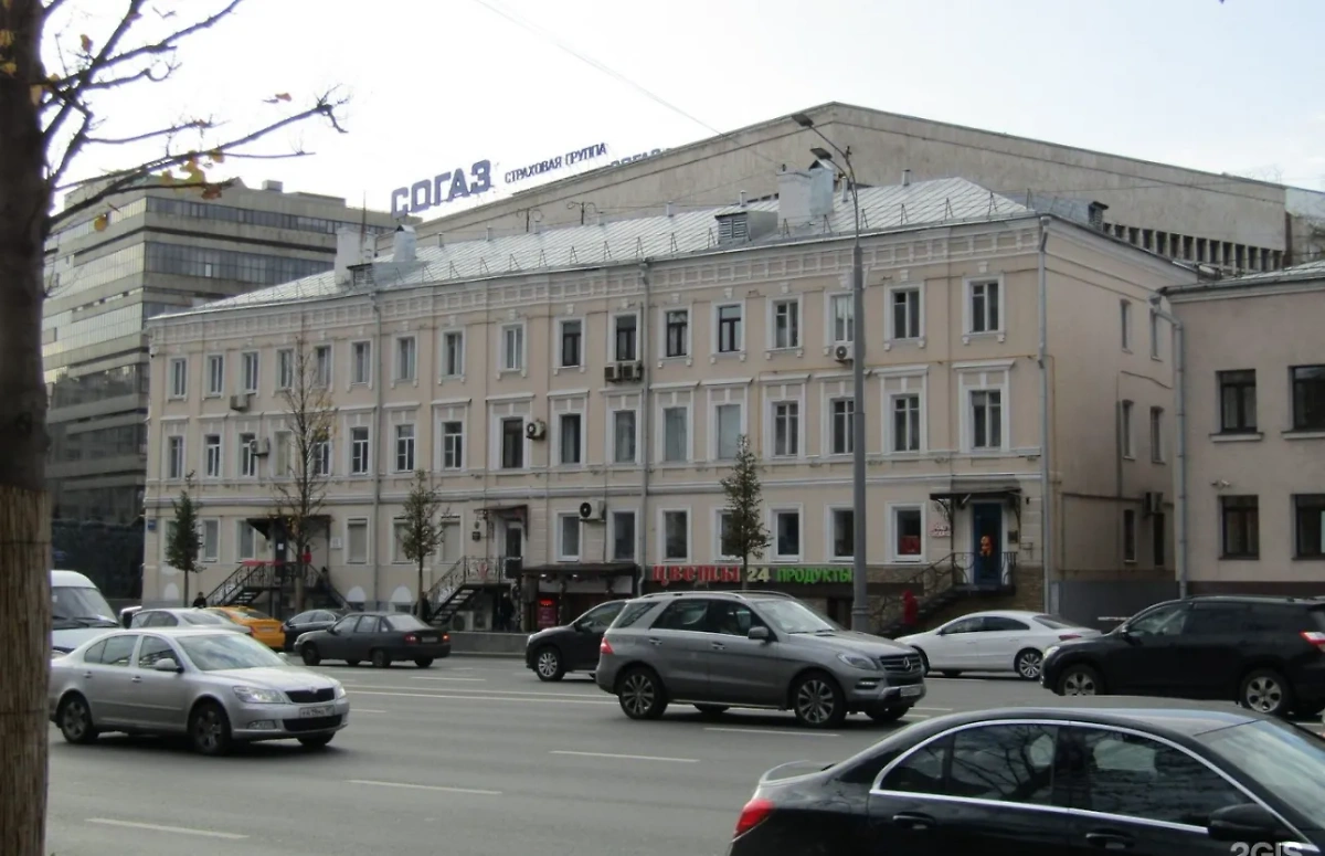 В Москве Алан Марзаев пользуется двушкой в этом историческом особняке. Фото © 2gis.ru