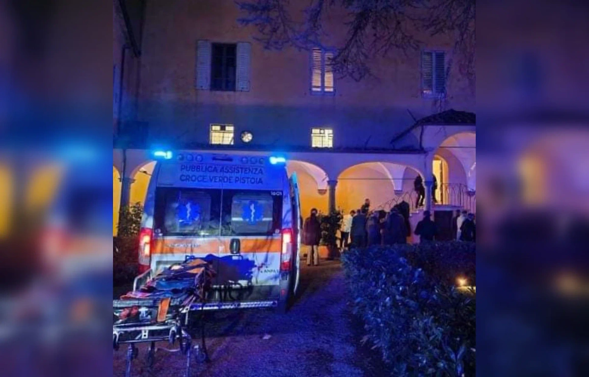 Скорая помощь в Тоскане, где во время свадьбы рухнул потолок. Фото © Telegram / Eugenio Giani
