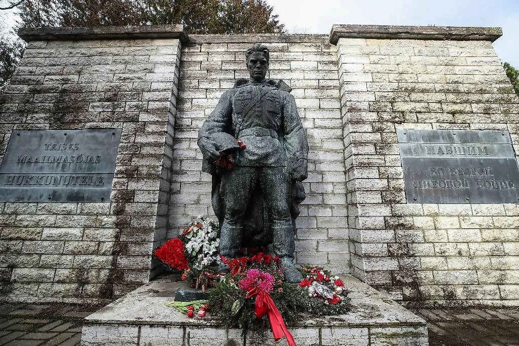 Памятник Воину-освободителю в Таллине. Фото © Валерий Шарифулин / ТАСС