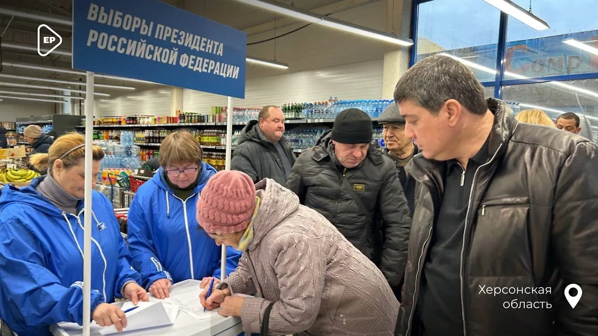 На площадках "Единой России" собрали более 1 млн подписей в поддержку Путина. Фото © Telegram / turchak_andrey