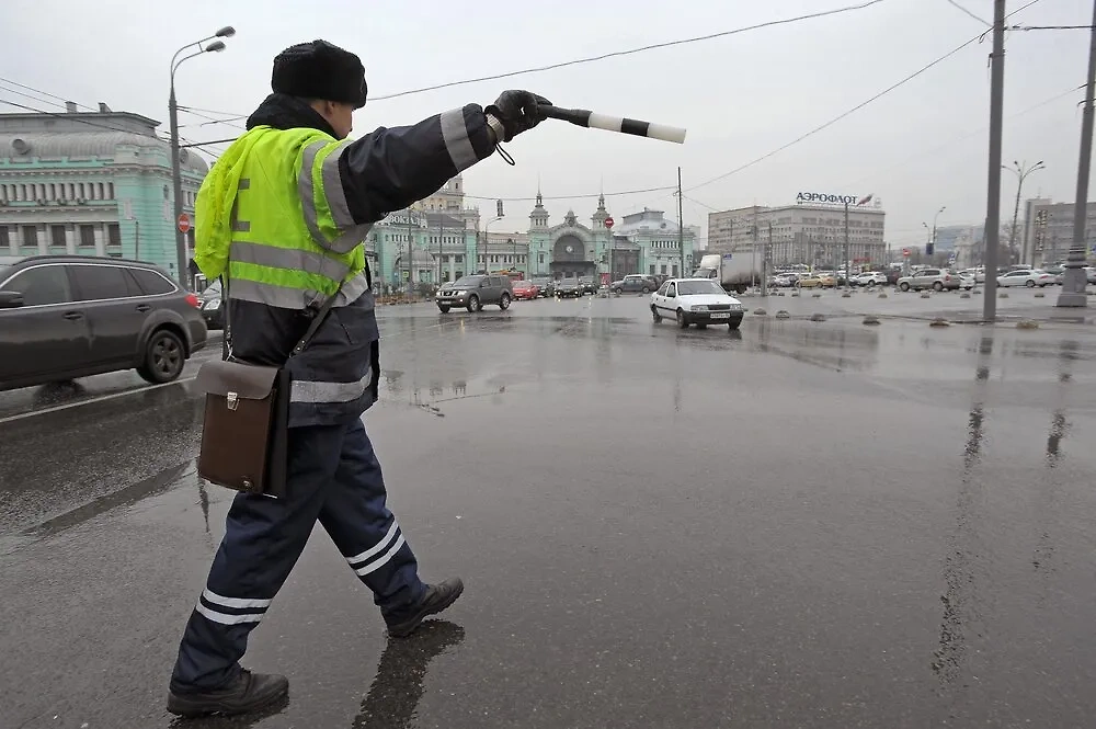 Работа сотрудников ДПС в Москве. Обложка © Агентство "Москва"