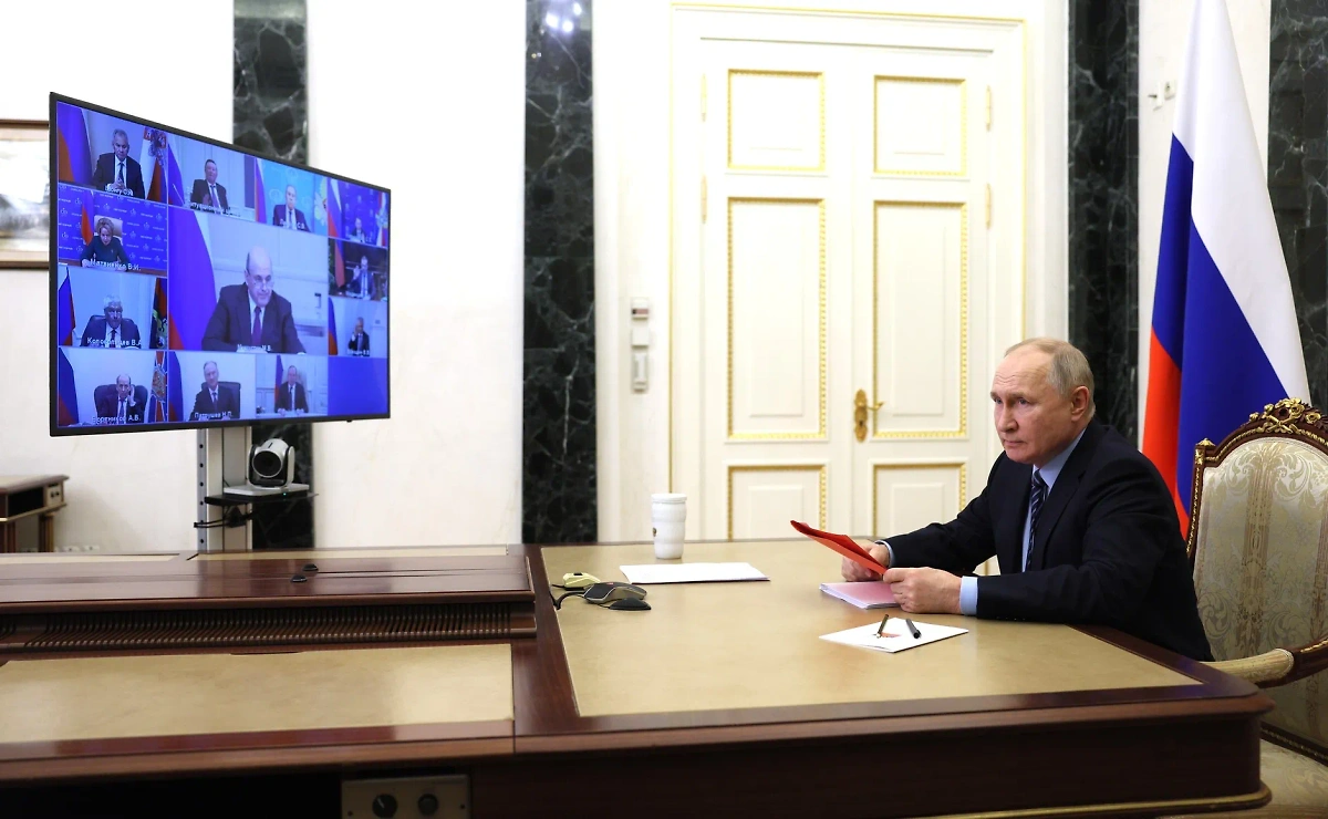 Совещание с постоянными членами Совета безопасности (в режиме видеоконференции). Обложка © Kremlin