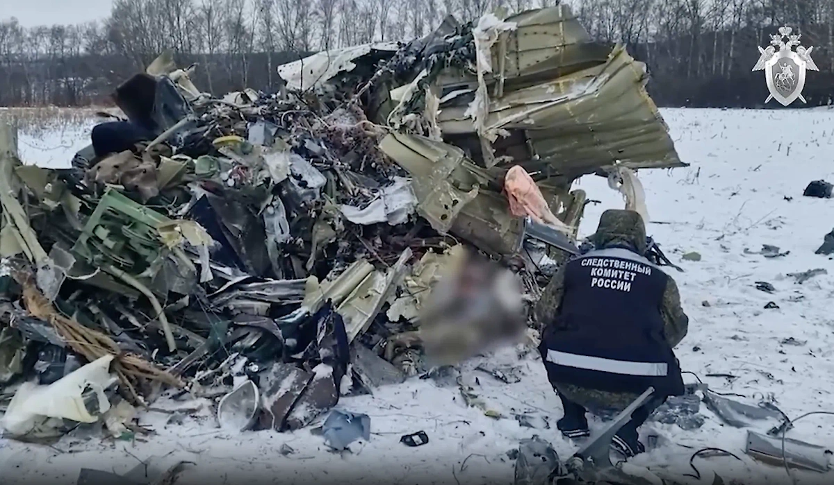 Место падения Ил-76 в Белгородской области. Видео © T.me / Следком