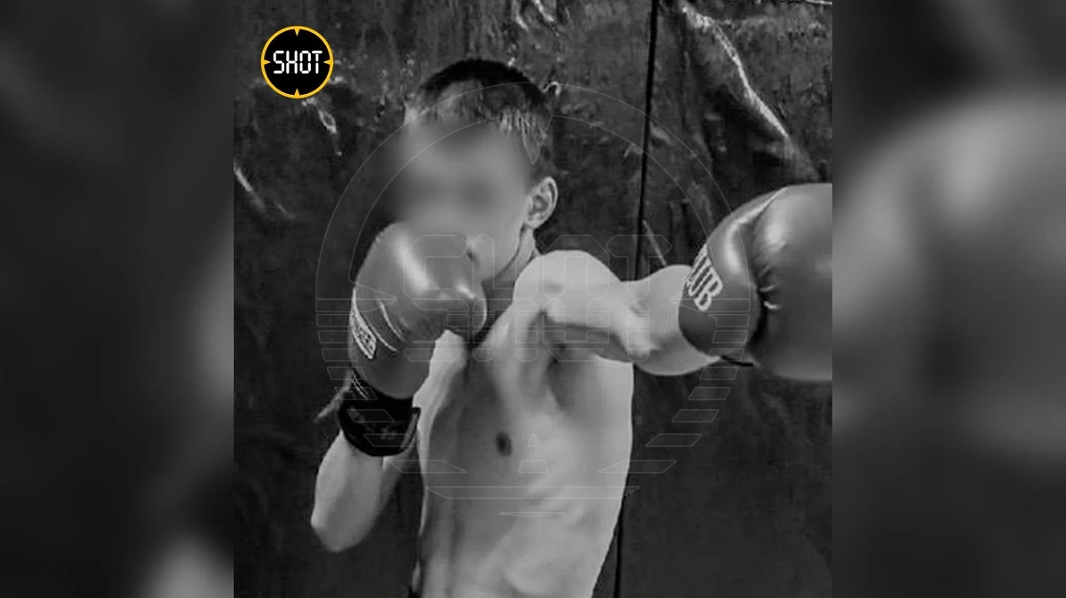 18-летний боец ММА умер во время спарринга на турнире в Кирове. Обложка © Telegram / SHOT