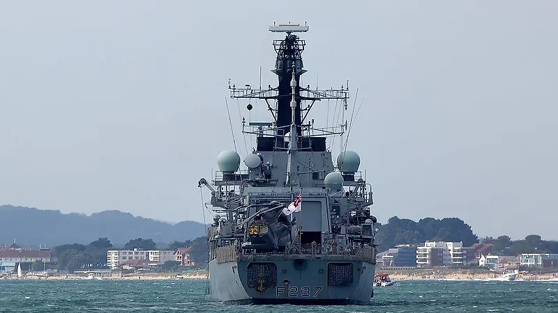 Фрегат ВМС Великобритании HMS Westminster. Обложка © Flickr / Bernie C