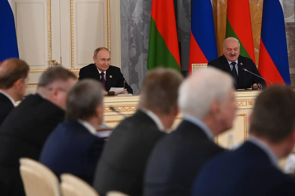 Владимир Путин и Александр Лукашенко на заседания Высшего госсовета Союзного государства. Фото © LIFE / Павел Баранов
