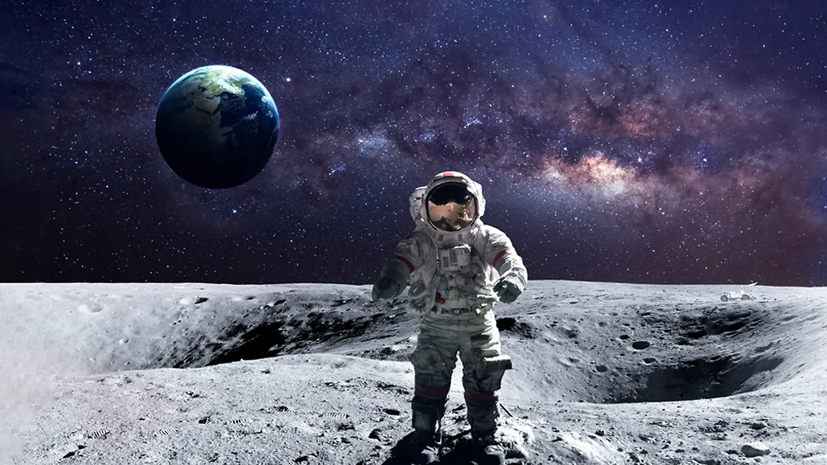 Учёные обнаружили опасное явление на Луне. Обложка © Shutterstock
